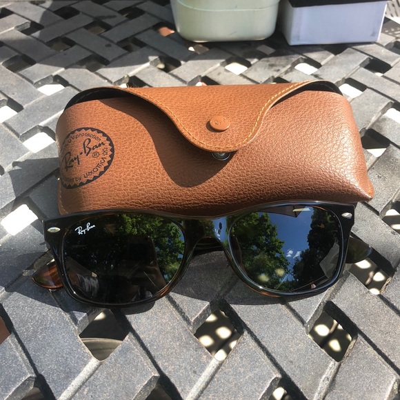 Rayban New Wayfarer Classic Sunglasses main image 4